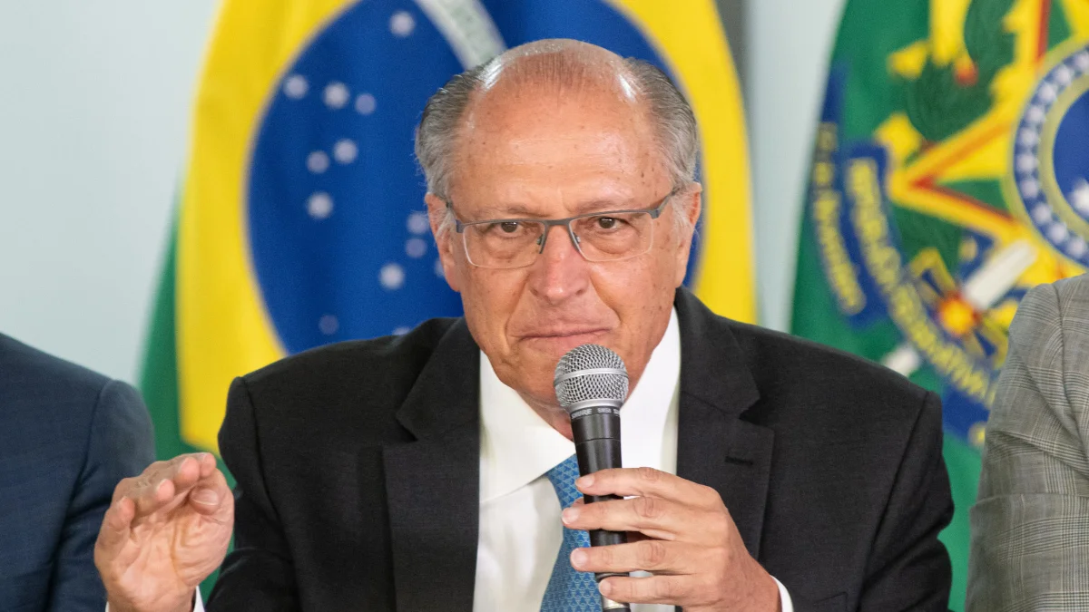 Mendonça inclui Alckmin em ação de Flávio contra Durigan e Lula no TSE