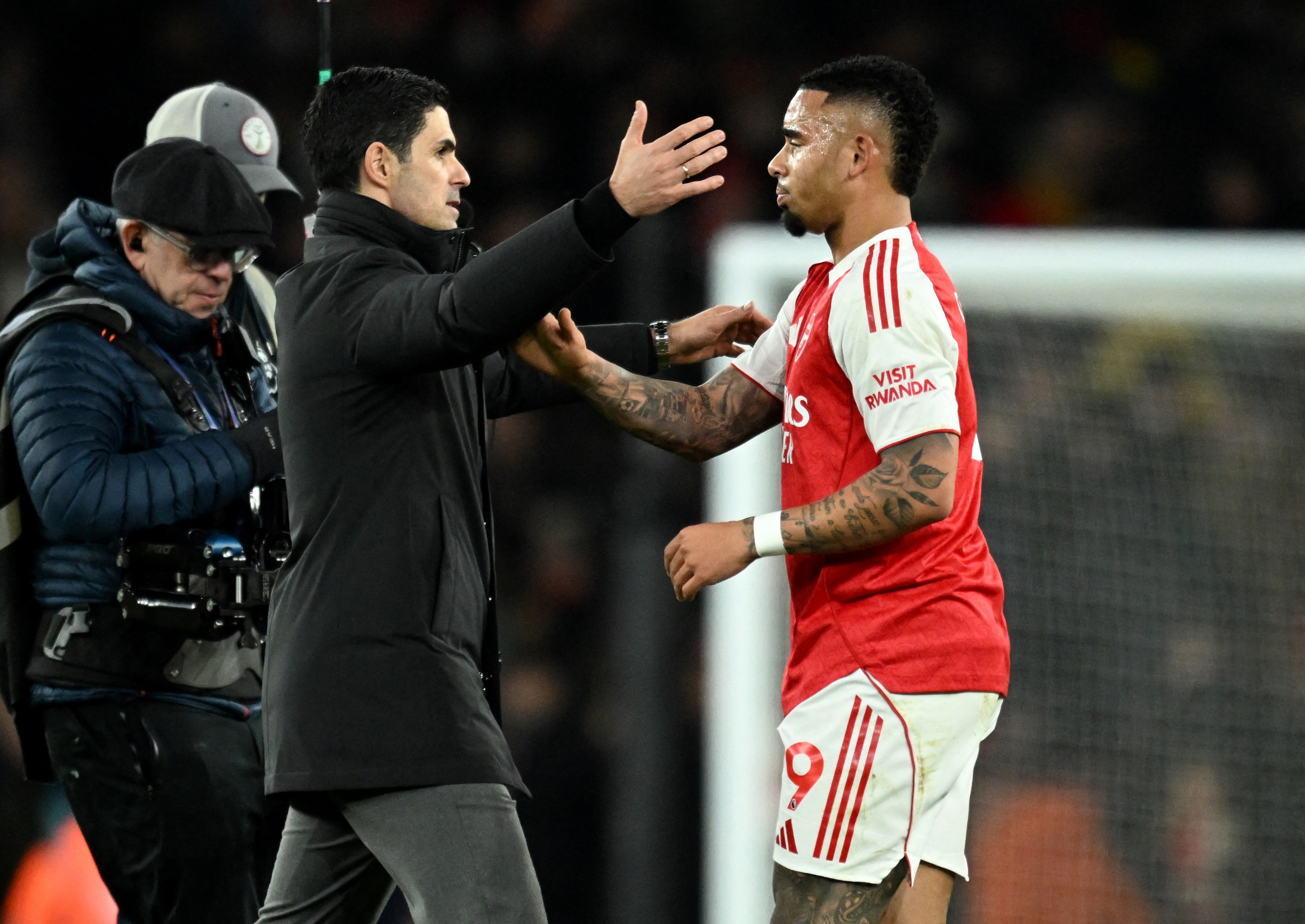 Técnico do Arsenal responde a críticas de Gabriel Jesus por saída do clube