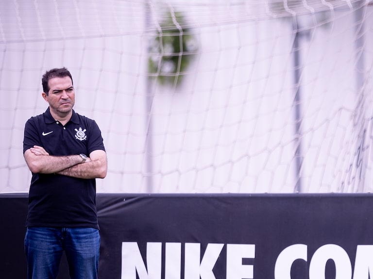 Marcelo Paz banca trabalho de Fernando Diniz e defende Memphis: ‘Só perde quem vai bater’