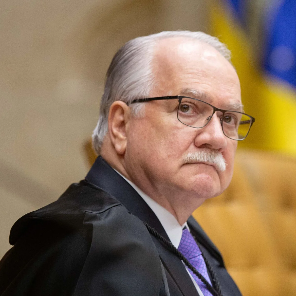 Fachin tira relatoria de Mendonça e assume caso ligado a Moraes e Vorcaro