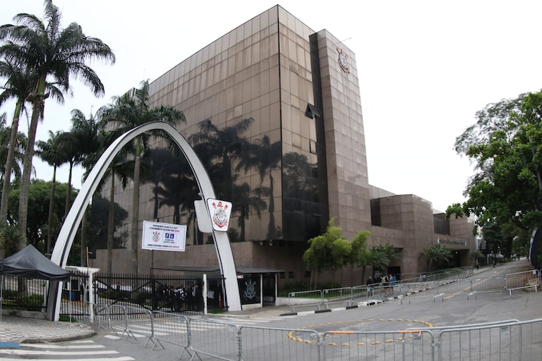 Assembleia no Corinthians decide sobre reeleição de Stábile e voto para sócio-torcedor neste sábado