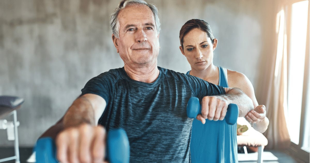 Treino depois dos 50: veja quais exercícios ajudam a manter força, equilíbrio e autonomia