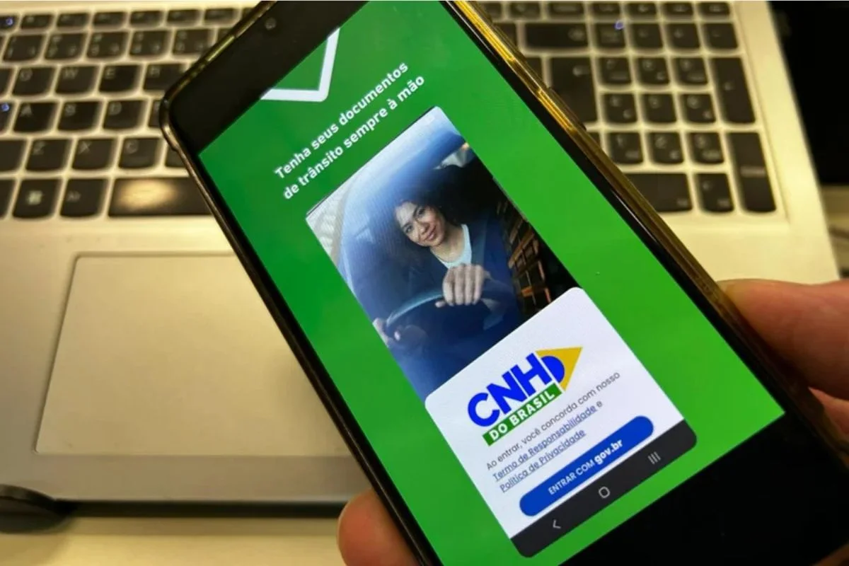 Em janeiro deste ano, São Paulo apresentou aumento de 25% na busca pela primeira habilitação. Nova CNH começou a valer em dezembro de 2025 - Metrópoles
