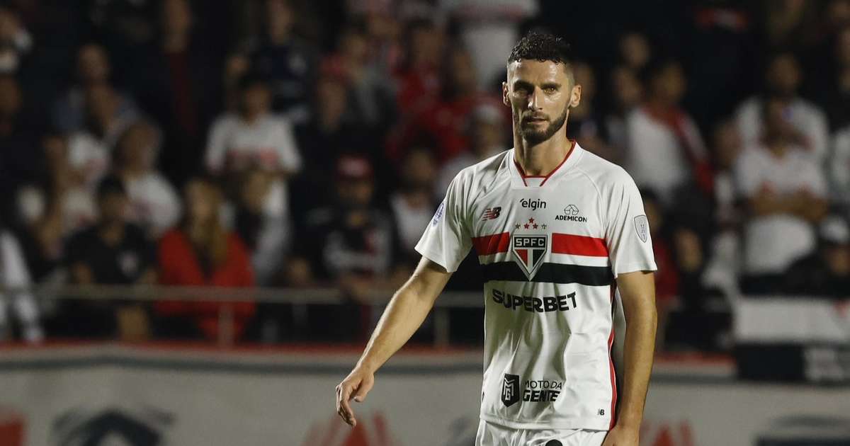 Zagueiro titular do São Paulo rompe LCA e não joga mais em 2026