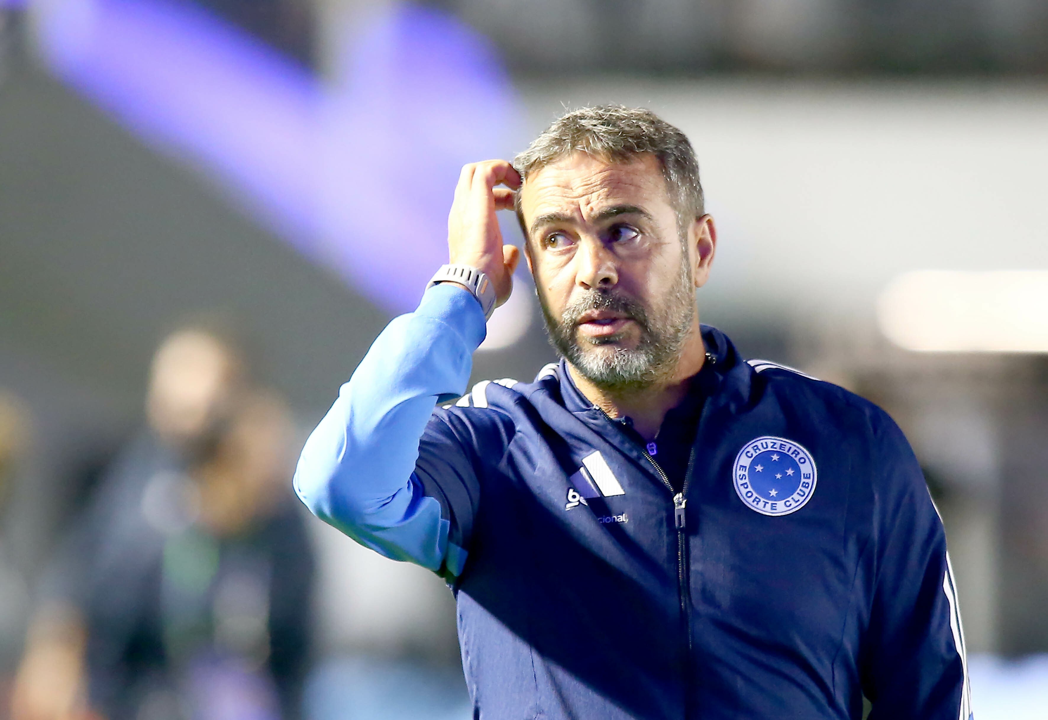 Artur Jorge aponta "culpado" por fase do Cruzeiro após derrota