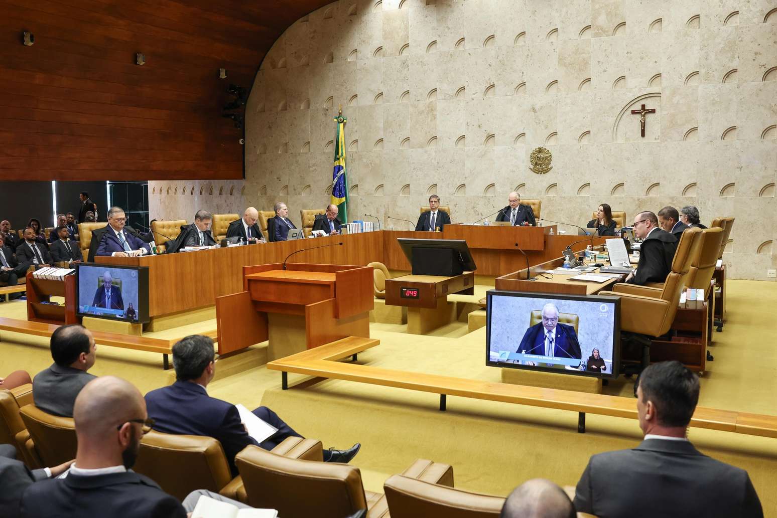 Ministros do STF ganham o teto do funcionalismo p&uacute;blico