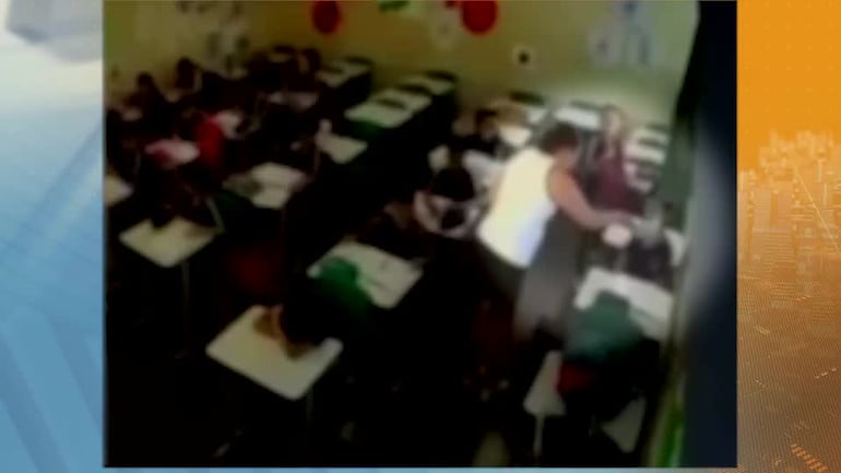 Professora é demitida após ser flagrada esfregando prova no rosto de aluno em escola de BH