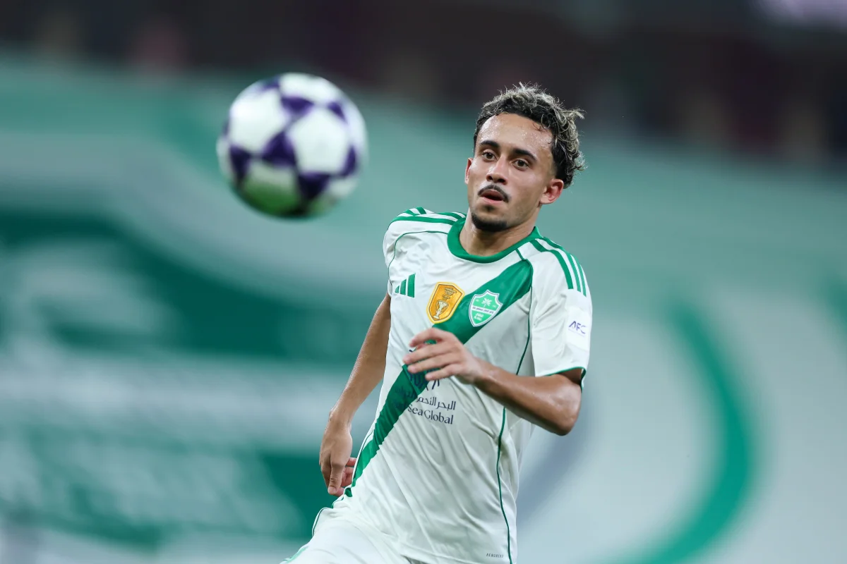 Ex-Flamengo apaga fotos no Al-Ahli e reforça desejo por volta ao Brasil