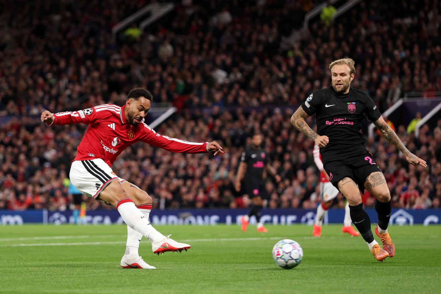 Matheus Cunha teve uma boa atua&ccedil;&atilde;o na goleada do United &ndash;