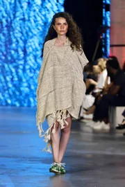 Mikaela Gomes, veterana do Metrópoles Catwalk, brilha no 3º dia de desfiles
