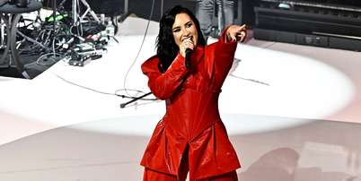 Demi Lovato em evento da Associa&ccedil;&atilde;o Americana do Cora&ccedil;&atilde;o, em 2024 Foto: Astrid Stawiarz/Getty Images for The American Heart Association's Go Red for Women Red Dress Collection Concert / Rolling Stone Brasil