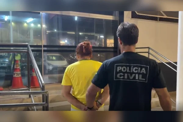 Asa Norte: cafetina é presa pela 2ª vez após casa de prostituição reabrir . Veja vídeo
