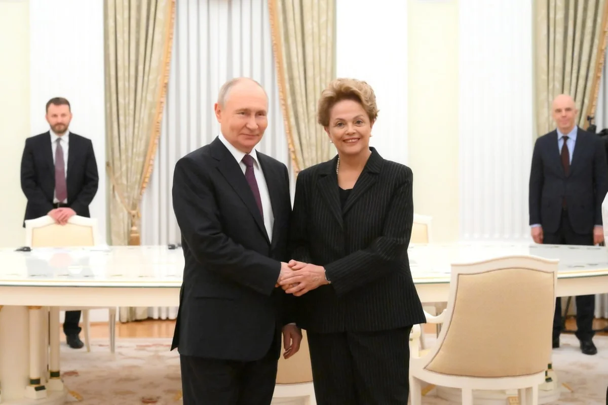 Putin se reúne com Dilma Rousseff durante cúpula dos Brics na Índia