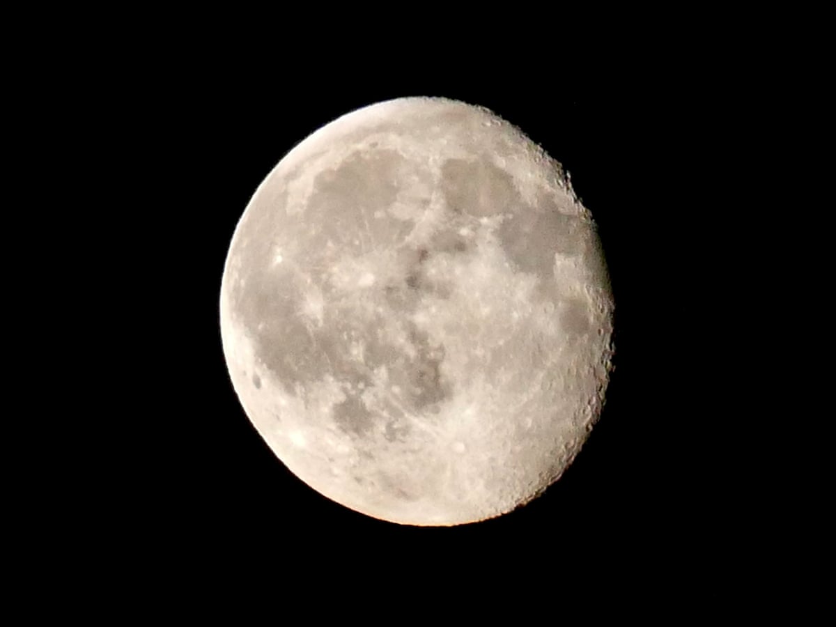 Um conselheiro militar de topo diz que os EUA devem se preparar para lutar ao redor da Lua