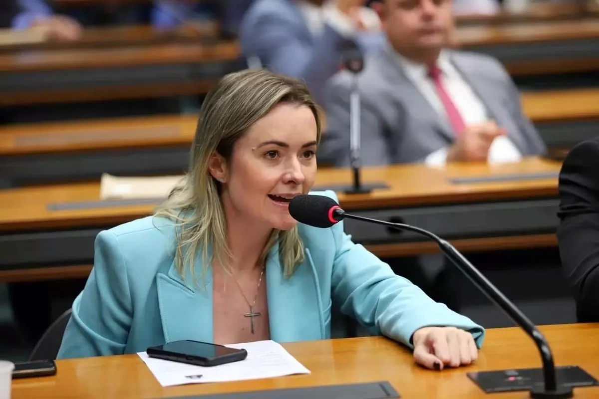 Deputada Júlia Zanatta