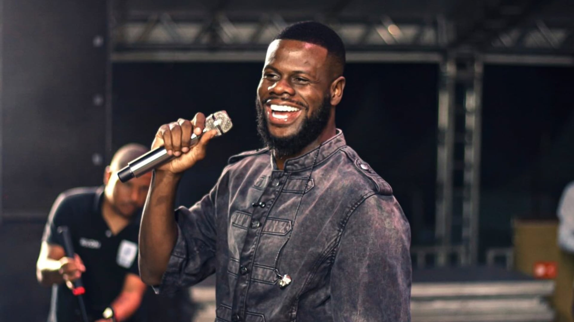 Samuel Eleoterio leva pagodão para o gospel e amplia alcance nacional