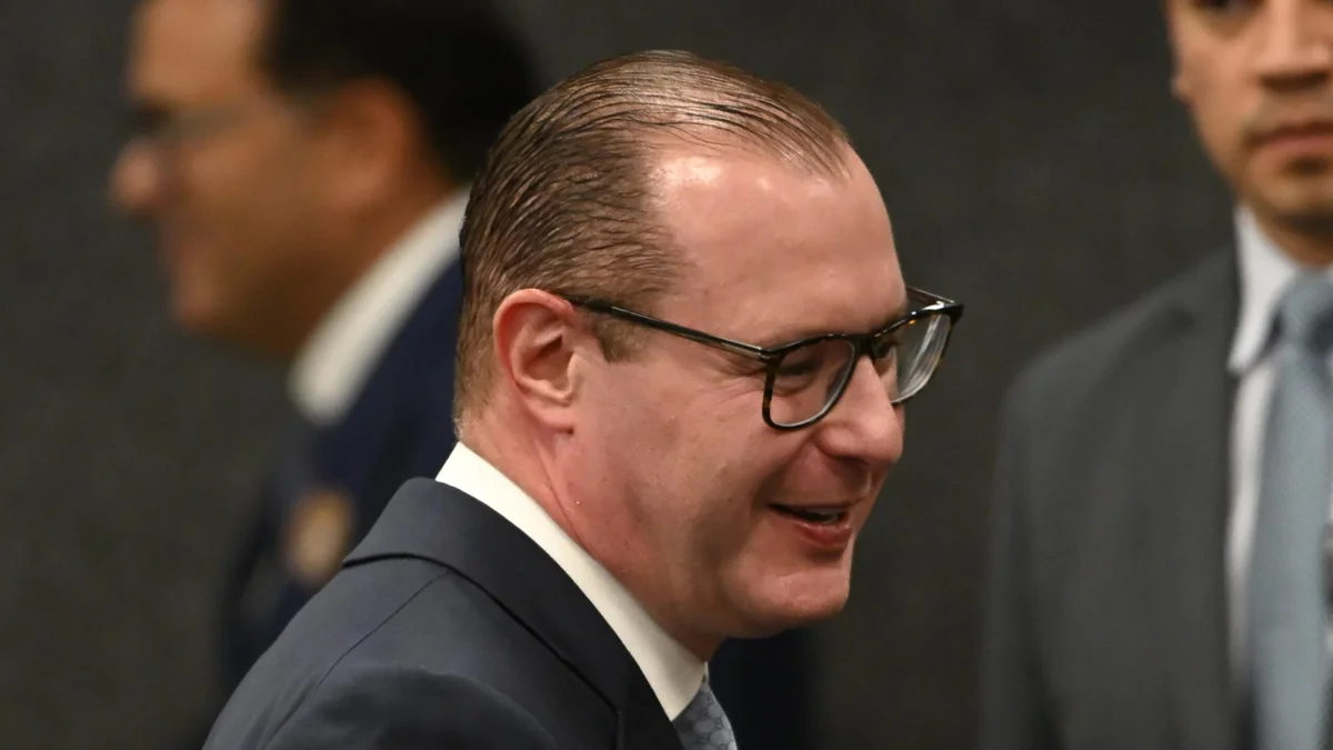 Zanin pede íntegra do celular de Vorcaro antes de STF julgar caso Moraes
