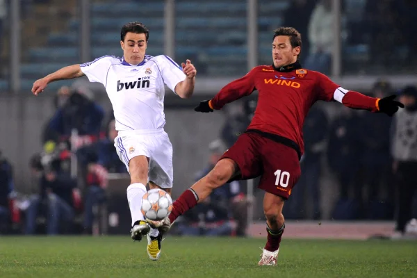 Totti revela que recebeu propostas de Genoa e Como para voltar a jogar - destaque galeria