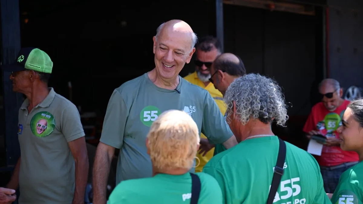 Arruda promete entregar escritura de casas em Planaltina e região