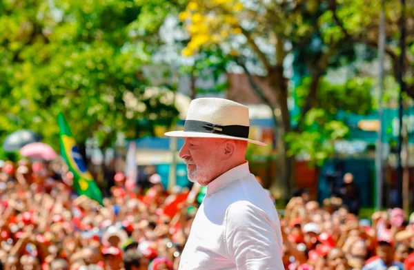 Lula reorganiza campanha após atritos e convoca mobilização para domingo