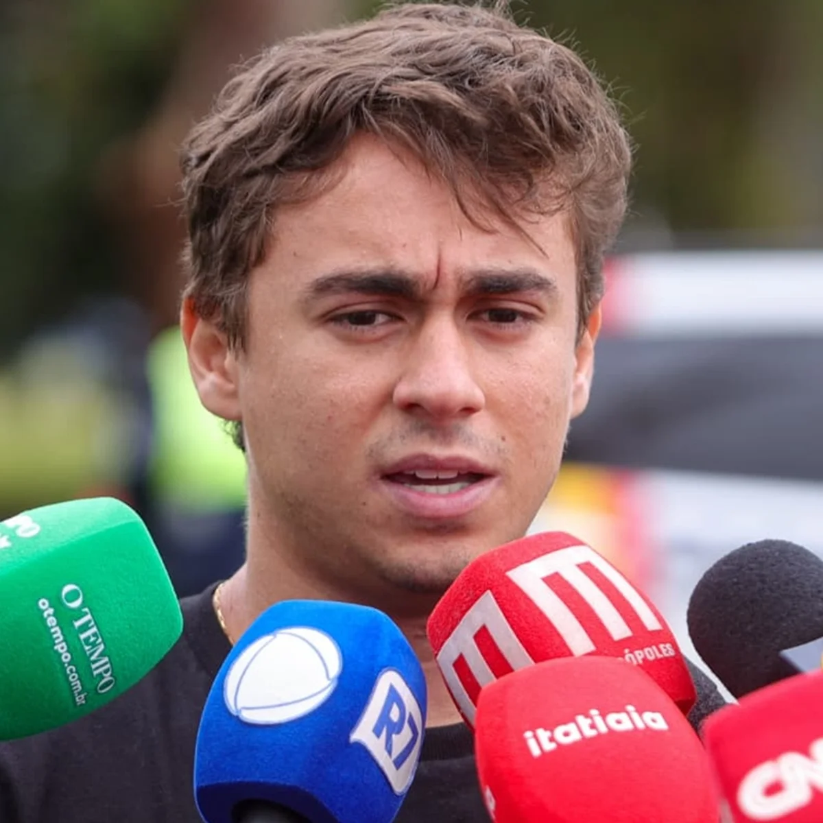 Justiça dá direito de resposta a Nikolas por reportagem que cita “lindão”