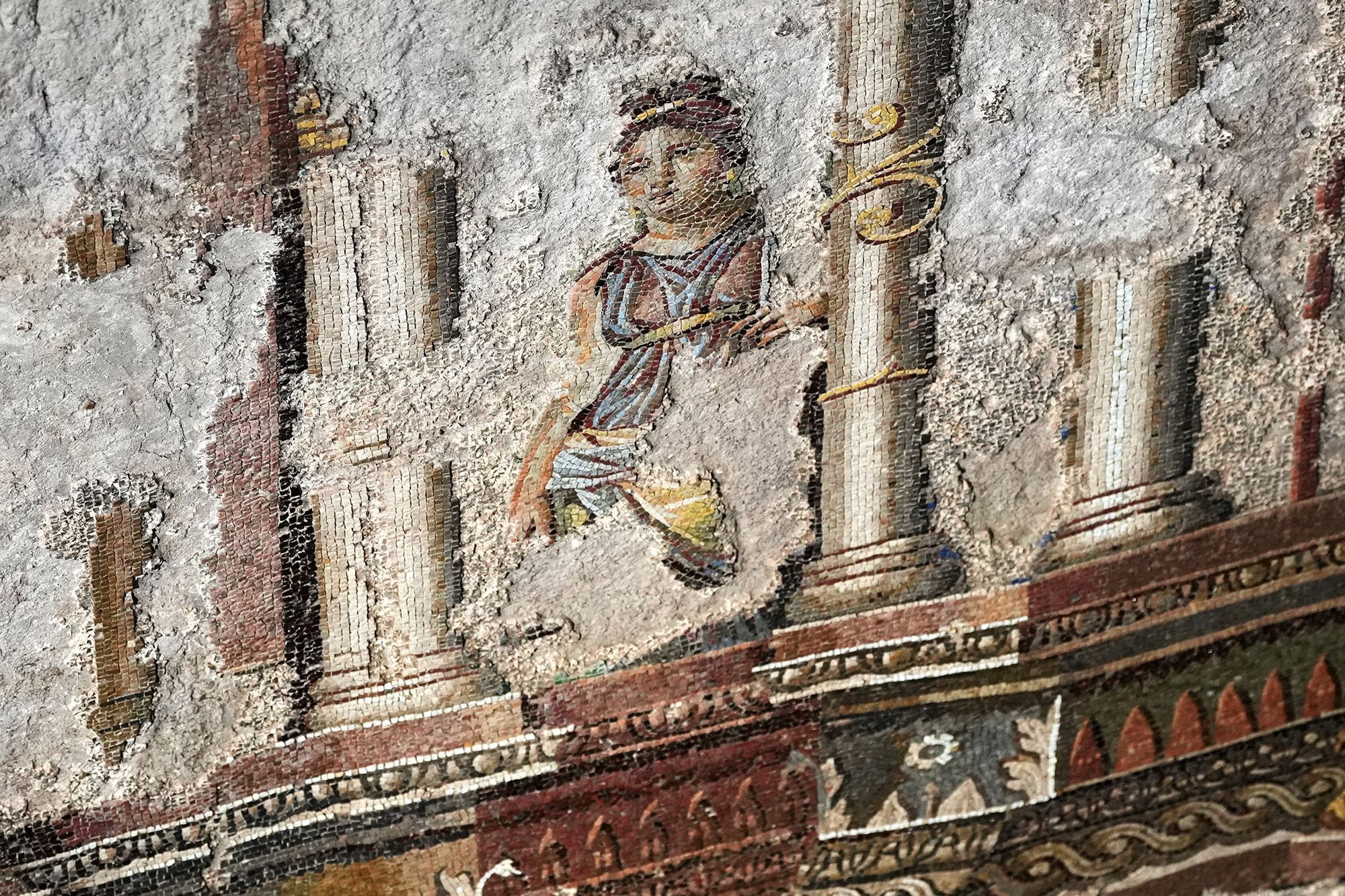 Roma revela o maior mosaico de parede romano já visto, com misteriosa cidade portuária