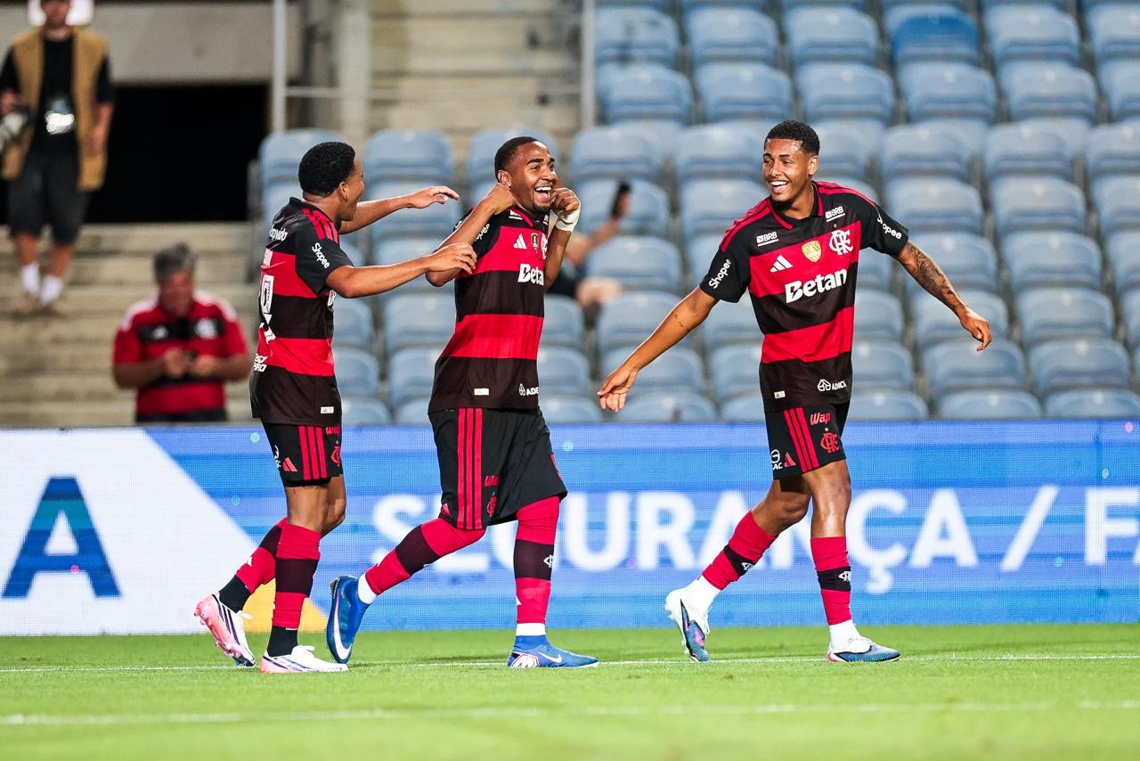 Lorran sofre desvalorização em menos de dois anos e deixa Flamengo sem vingar