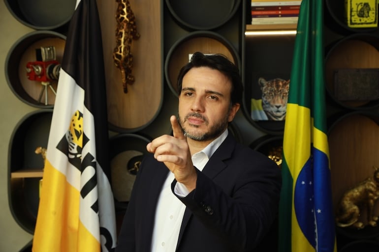 Gravadora notifica Renan Santos e diz que não autorizou uso de música de Cazuza e Frejat