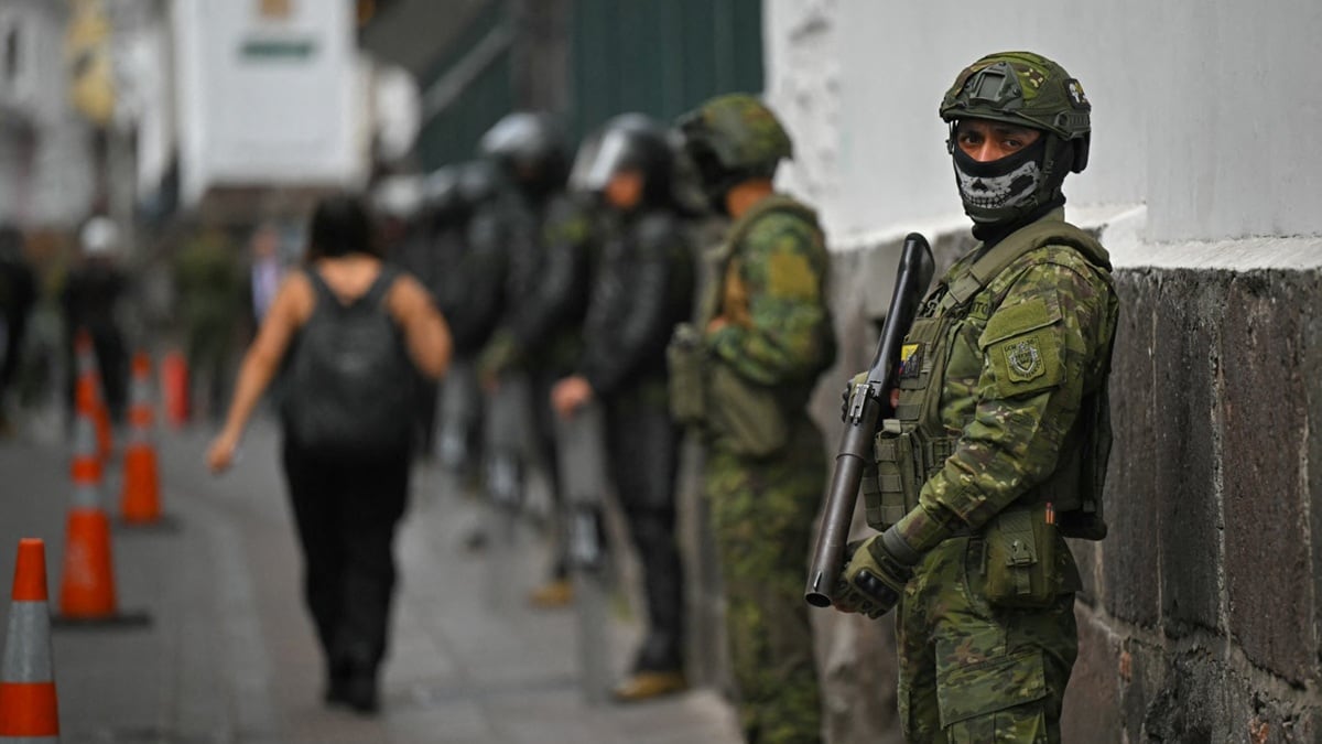 Noboa decreta nuevo estado de excepción y oficializa toque de queda nocturno en Ecuador
