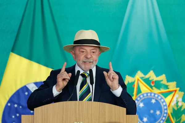 Lula planeja programa sobre Dark Horse e exibe hoje peça sobre segurança