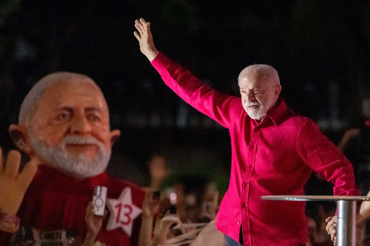 "Não vamos dar dinheiro ao BRB", diz Lula durante ato do PT em Ceilândia