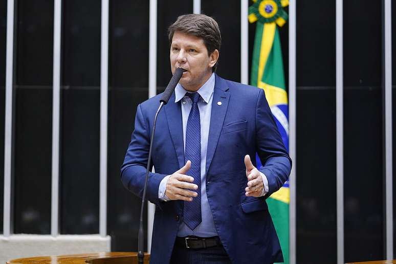 Flávio Dino tira sigilo de ação sobre Dark Horse