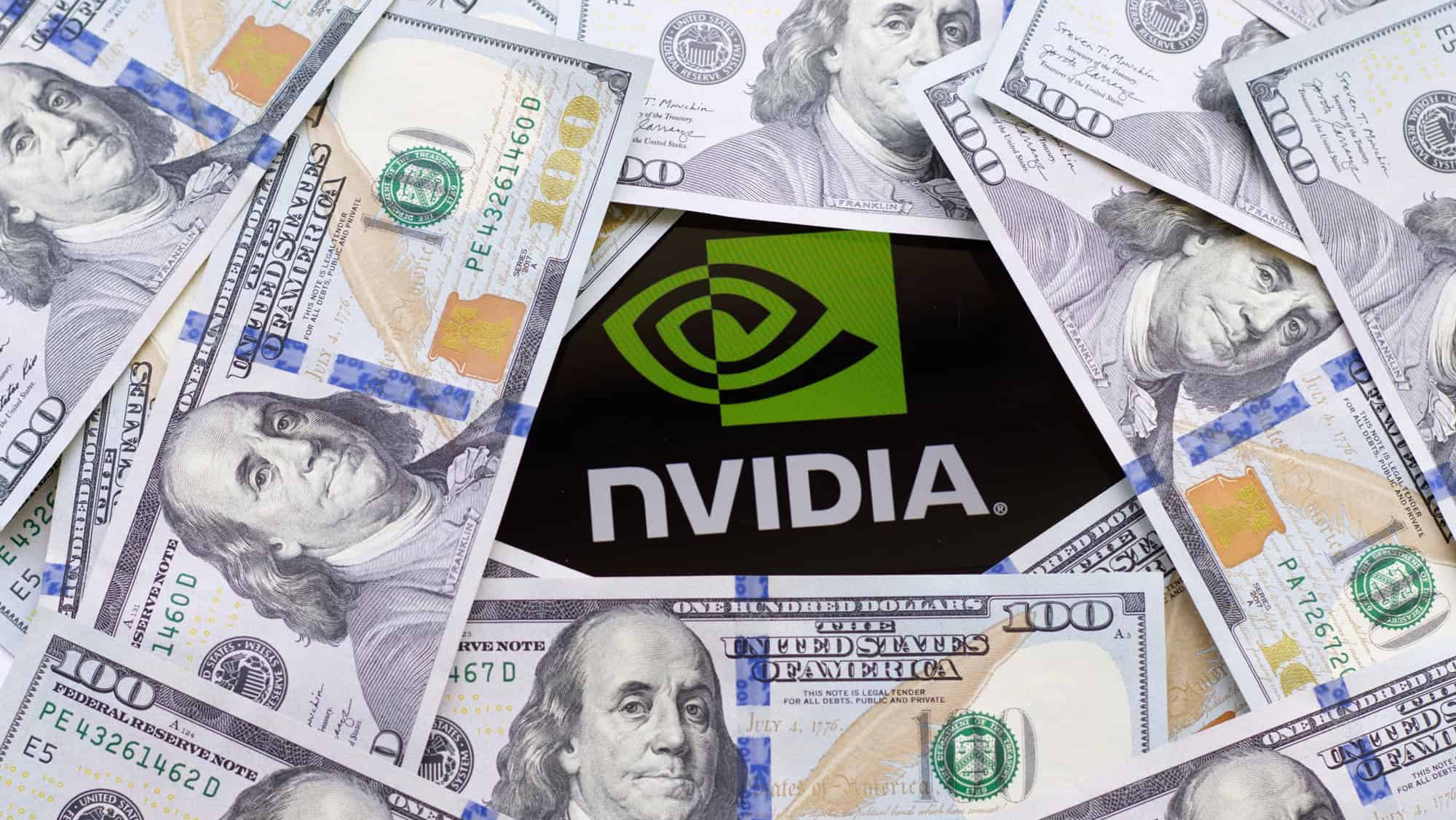 Nvidia anuncia recompra de ações recorde de R$ 795 bilhões e se beneficia de boom da inteligência artificial