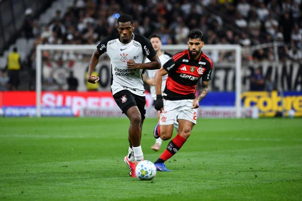 Flamengo recebe o Corinthians embalado por quatro jogos sem sofrer gols