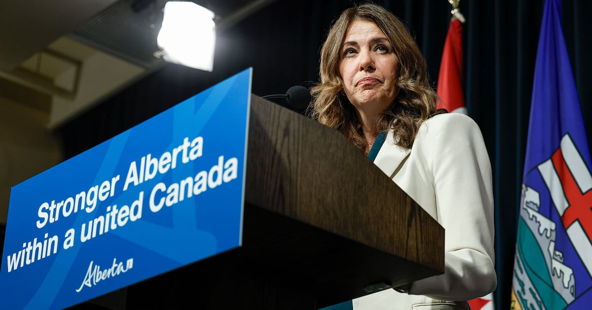Danielle Smith traça uma linha na areia para os membros do UCP após o referendo na Alberta