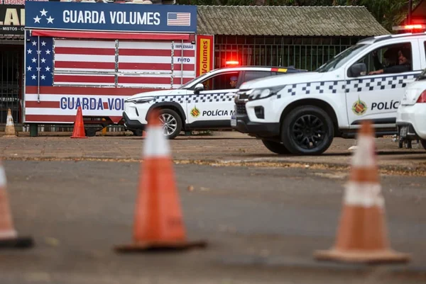 EUA e Austrália fecham embaixadas e consulados por "segurança"