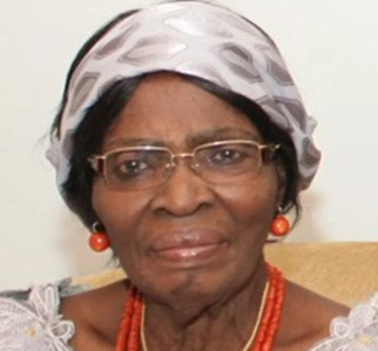 Imagem da matéria: Otti lamenta a morte da mãe de Okonjo-Iweala