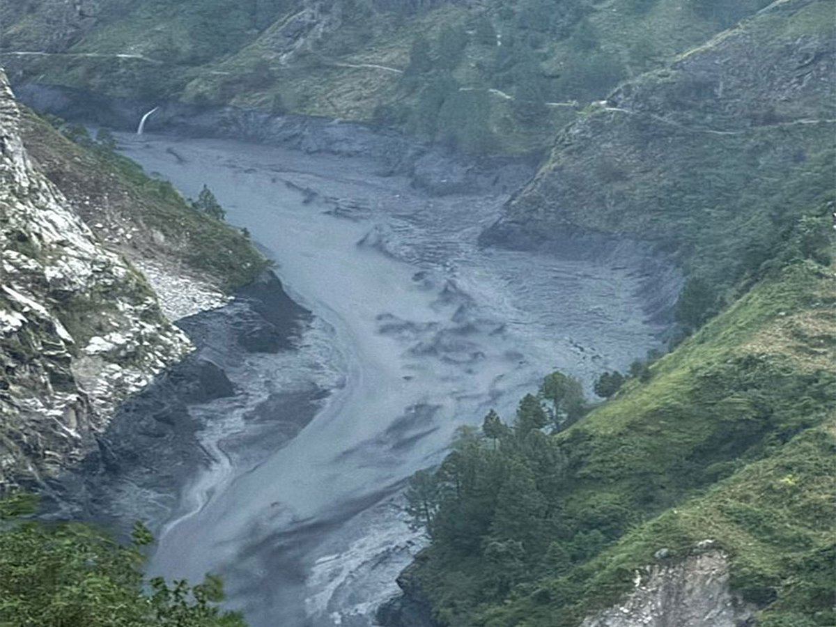 10 desaparecidos e 6 resgatados após enchente atingir o rio Budhi Gandaki no Nepal