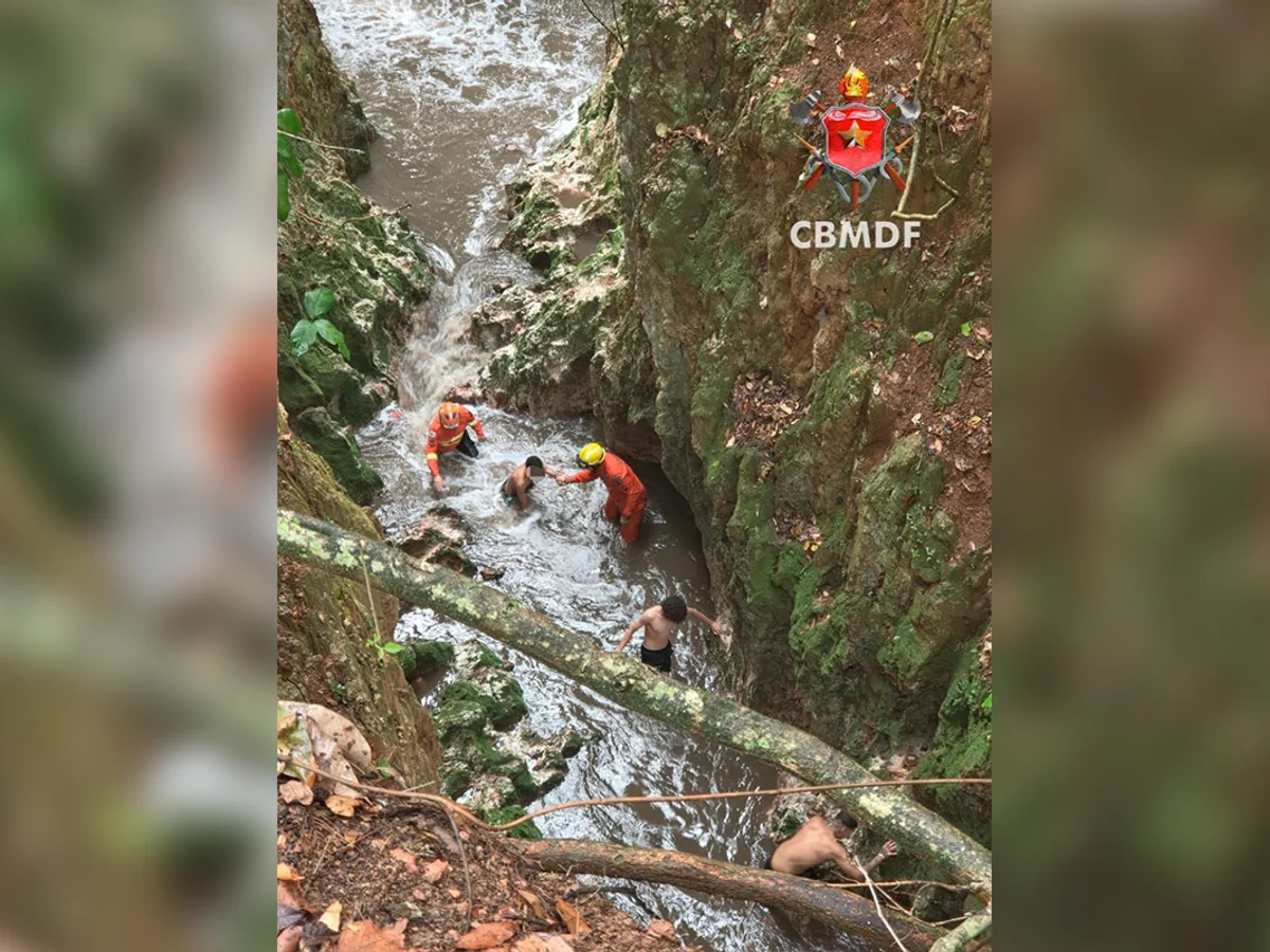 Chuva deixa mais de 10 pessoas ilhadas em córrego de Taguatinga