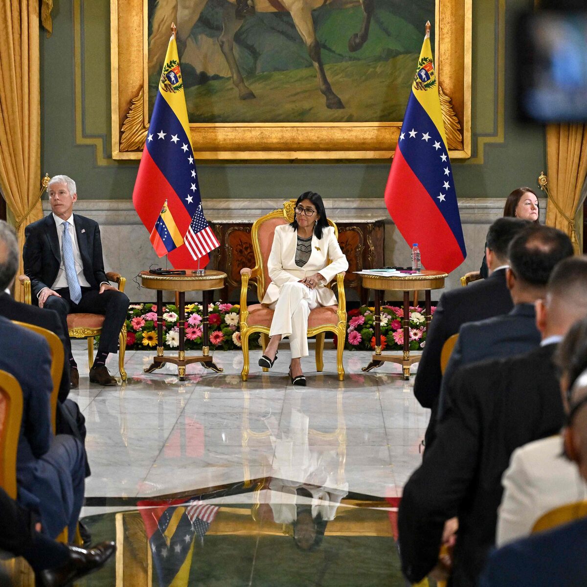 Venezuela acusa Uruguai de ‘ingerência inadmissível’ após críticas a governo interino