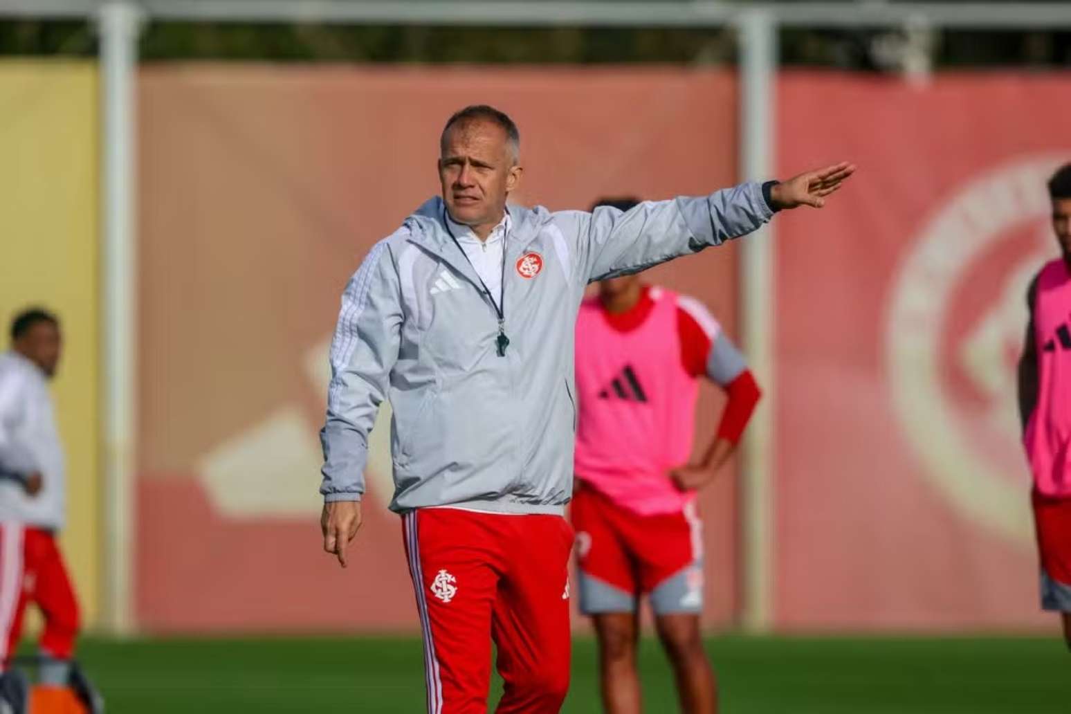 Foto: Eduardo Baptista em treino pelo Internacional ( Ricardo Duarte/Inter) / G&aacute;vea News