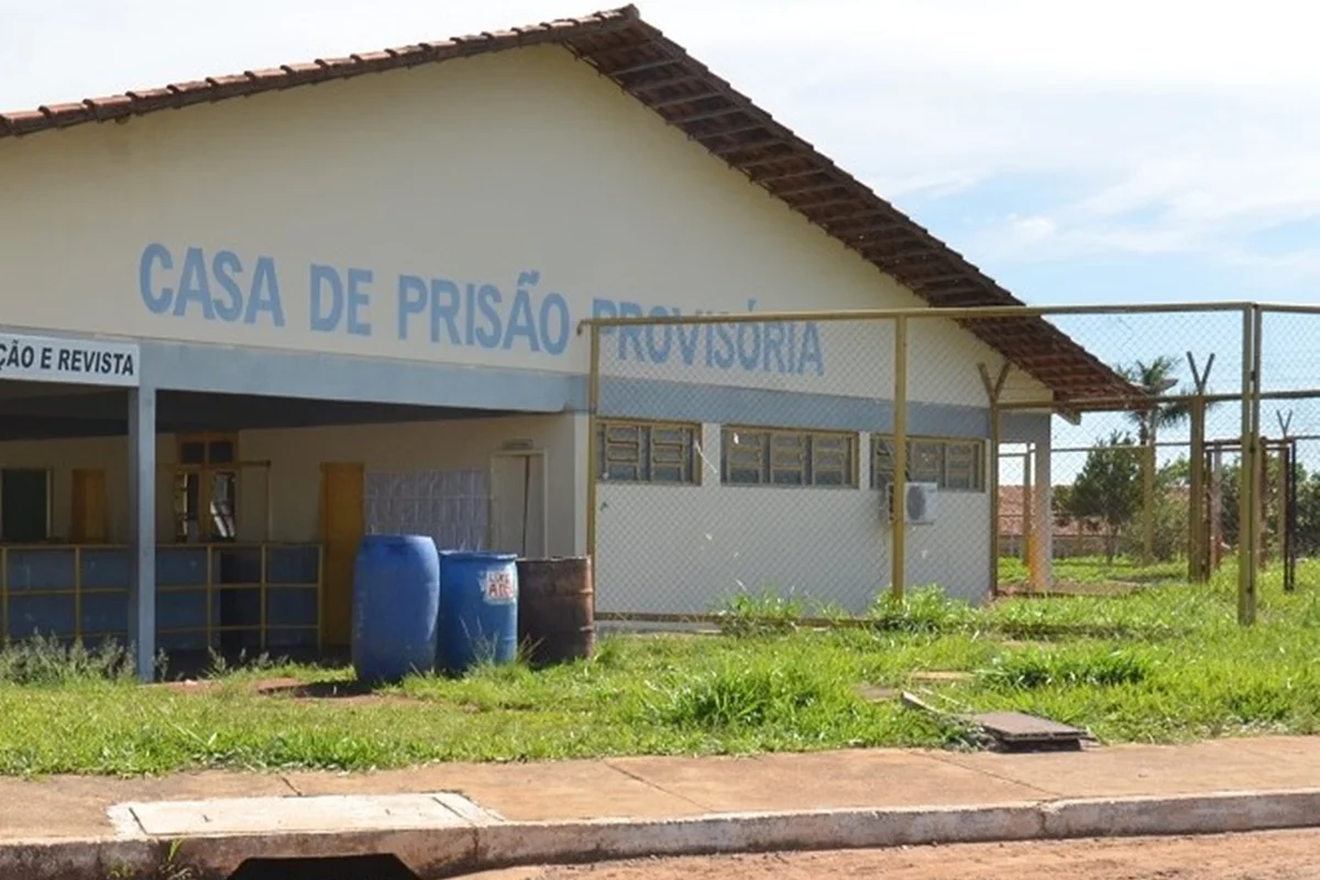Covid: surto atinge mais de 100 detentos na Casa de Prisão Provisória em GO