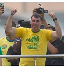 Lula e Flávio Bolsonaro estão empatados tecnicamente em possível cenário de segundo turno, de acordo com nova rodada da pesquisa BTG/Nexus Foto: Wilton Junior/Estadão e Pedro Kirilos/Estadão / Estadão