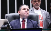 Presidente da Câmara, Hugo Motta, declarou a perda dos mandatos