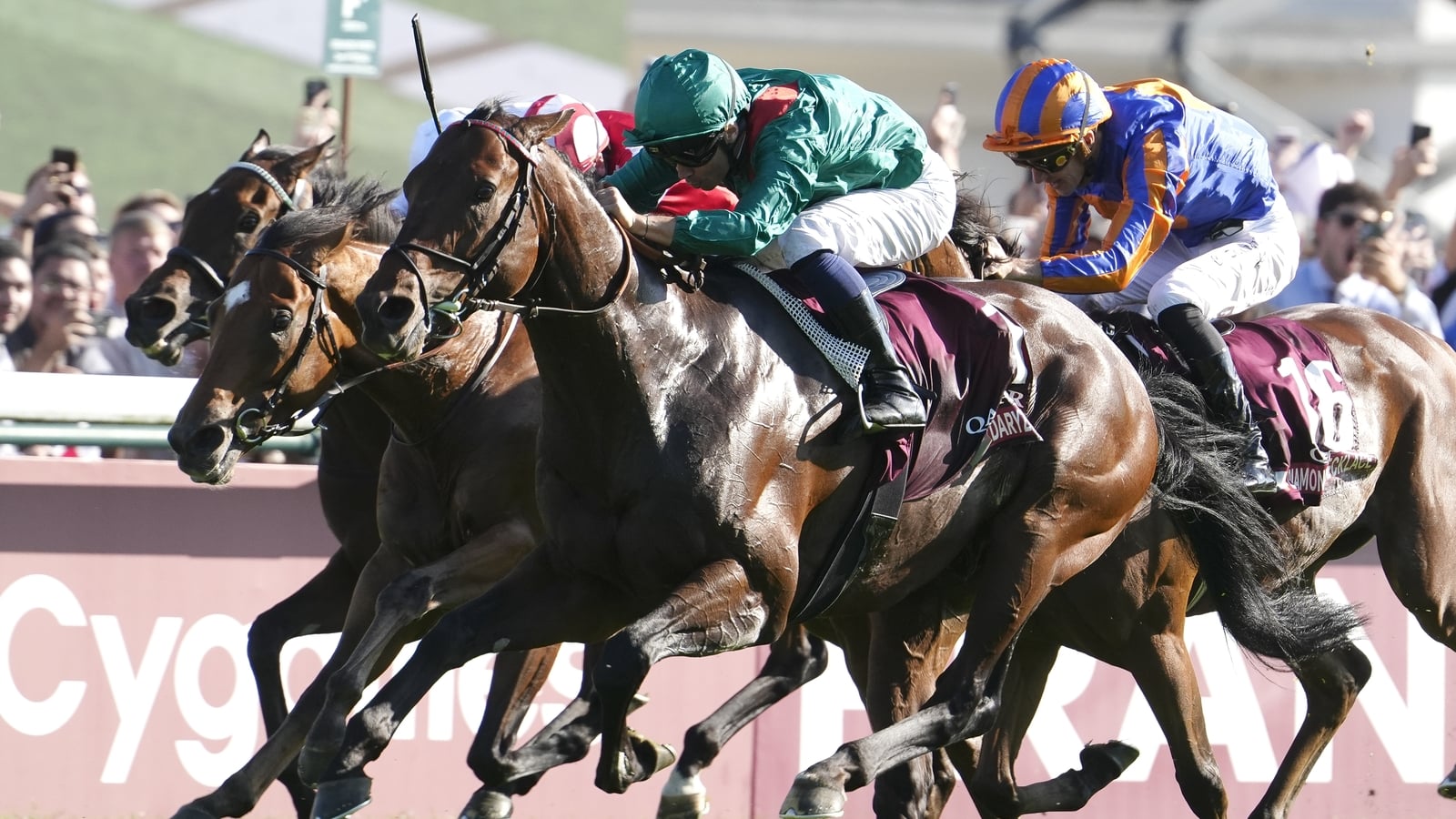 Daryz conquista duas vitórias consecutivas no Prix de l'Arc