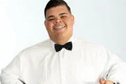 "Progredindo", afirma Gordão da XJ ao mostrar corpo após perder 130 kg