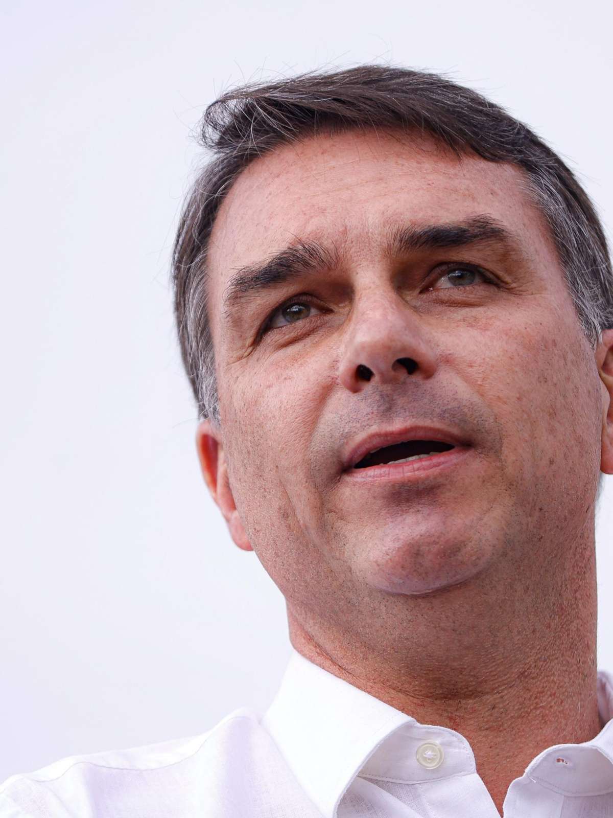 O que Flávio Bolsonaro poderia - e não poderia - mudar na Constituição
