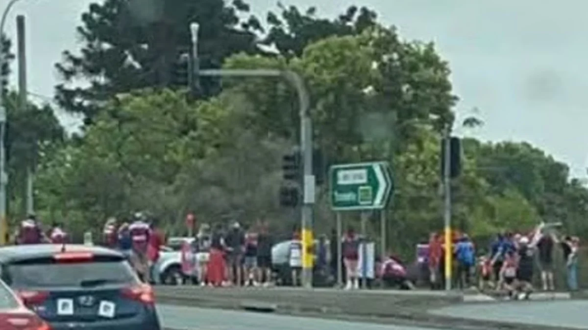 Motorista atropela multidão de torcedores de time de rugby na Austrália