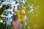 Sem Lula, Flávio confirma ida a último debate do 1º turno de olho em votos