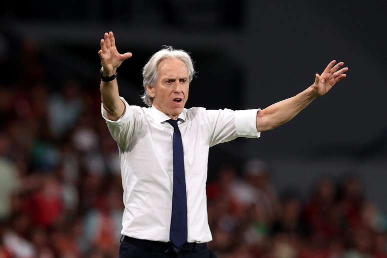Jorge Jesus deve tomar atitude definitiva sobre atrito com Cristiano Ronaldo, diz jornalista